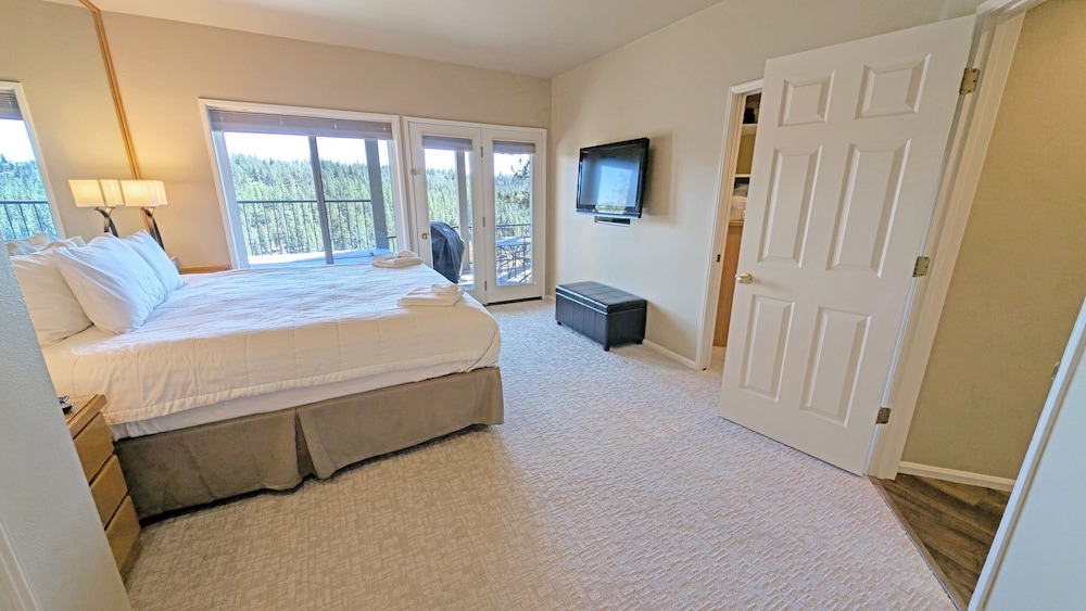 Mt Bachelor Village 331 2 Bedroom Condo