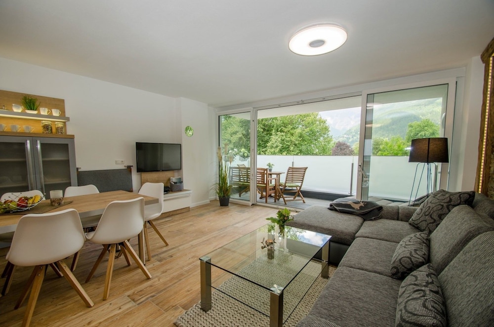 Finest Penthouse Waterside Zell am See