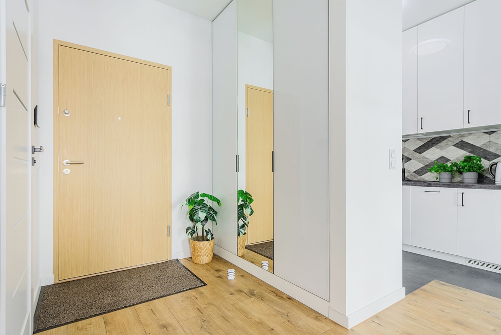 Lumina lux apart near railway station view 2