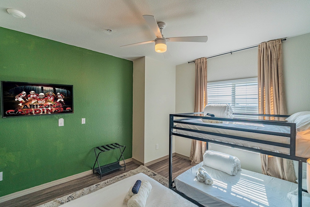 ROVE LIVING/KL - Cardinal 95