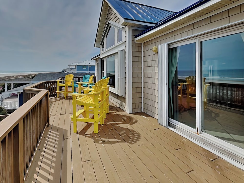 Barefoot Bungalow by Topsail Realty