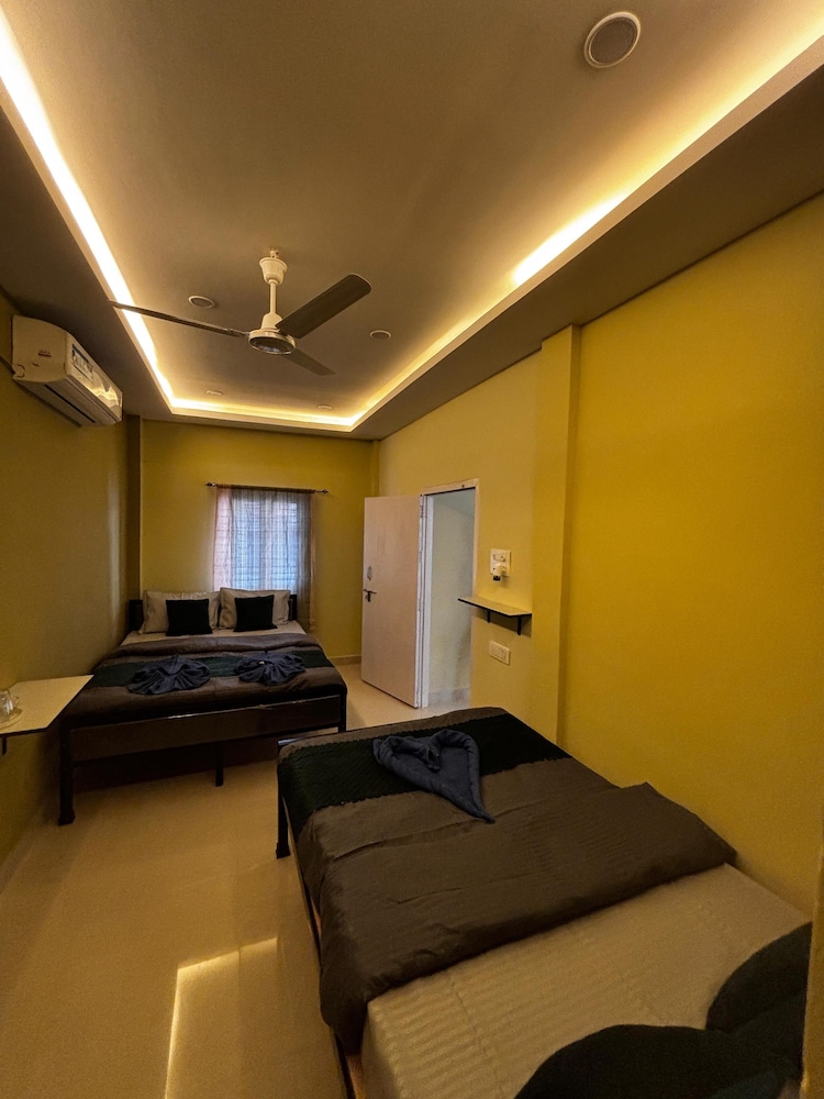 The Gulmohar Inn