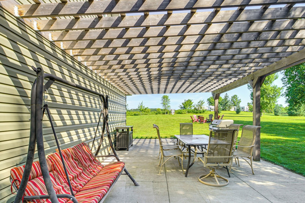 'elbow Lake Escape' w/ Dock in Underwood!