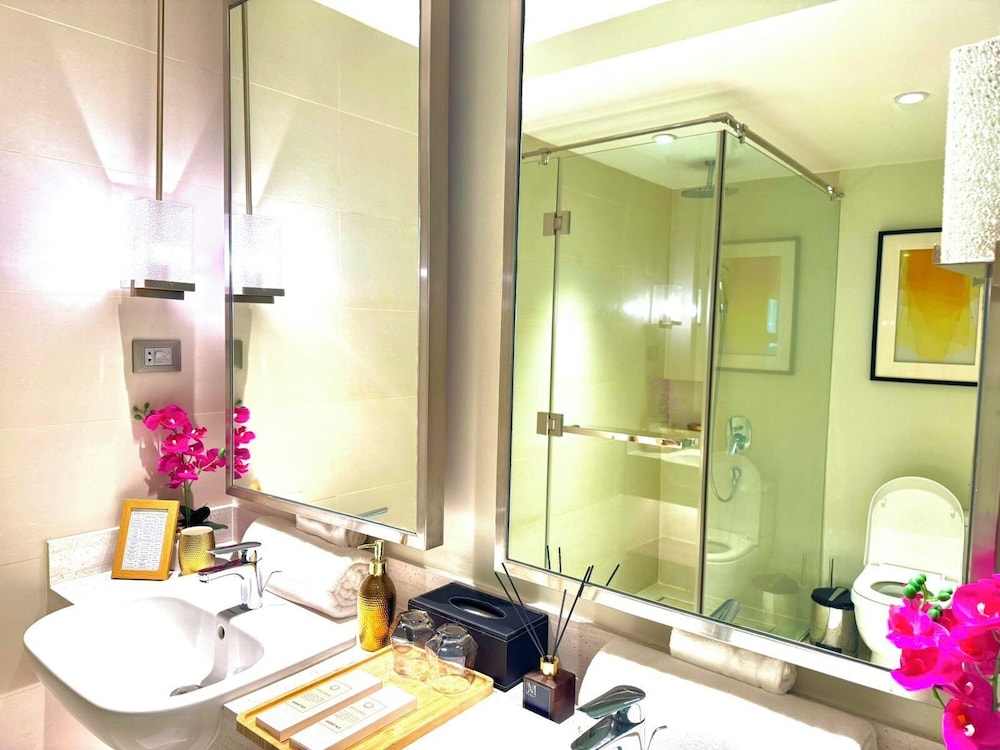 Hotel Residences at Acqua