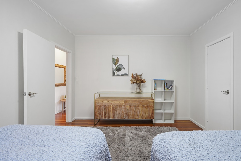 Amazing Home By Beach - Aircon-ed view 4