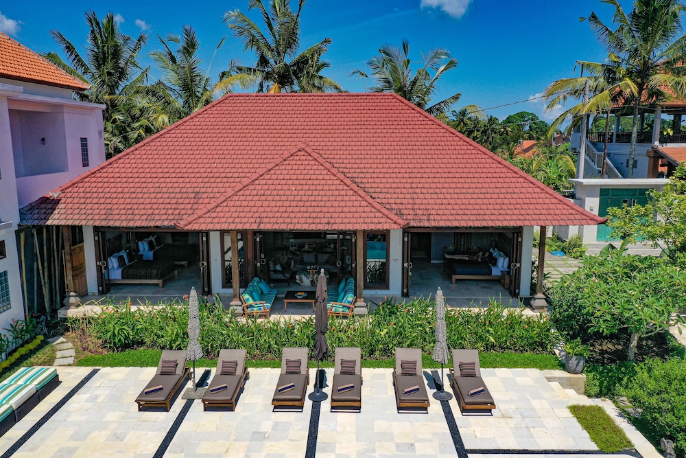 Lebah Villas