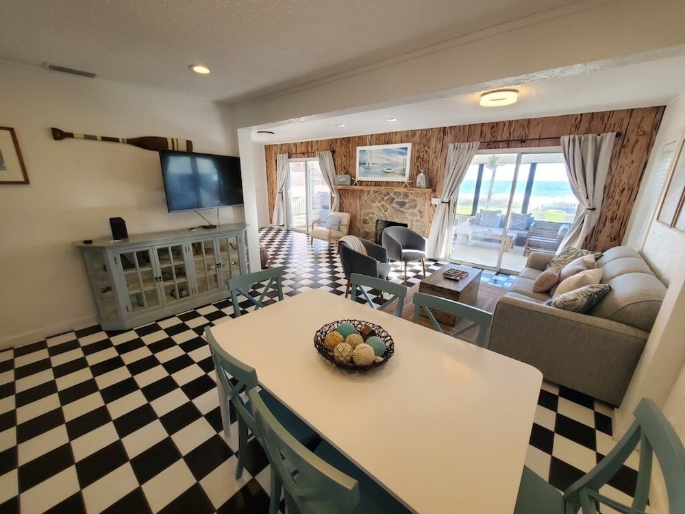 Coastal Bliss - Oceanfront Home 3 Bedroom Home