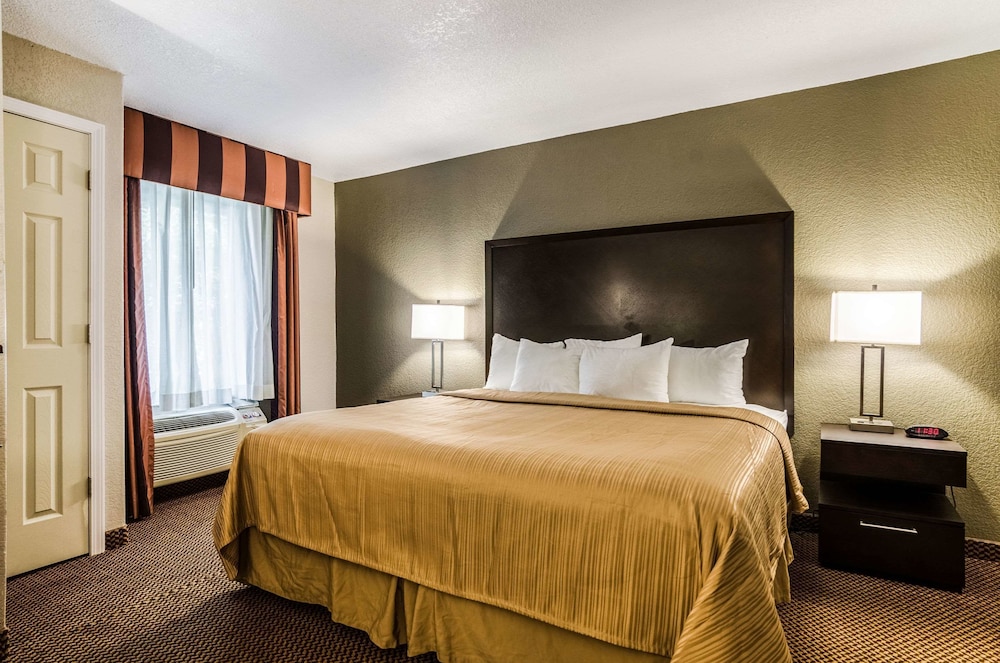 Quality Inn & Suites Winfield