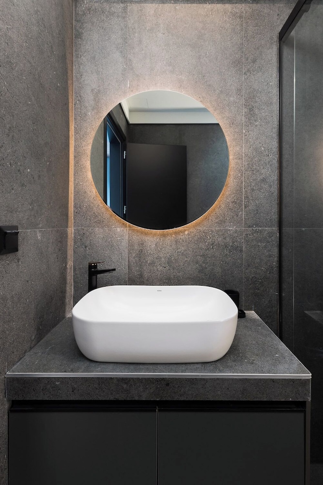 FOS Premium Apartments by halu