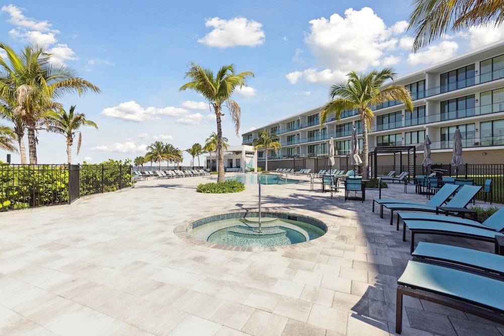 Beachside Deluxe