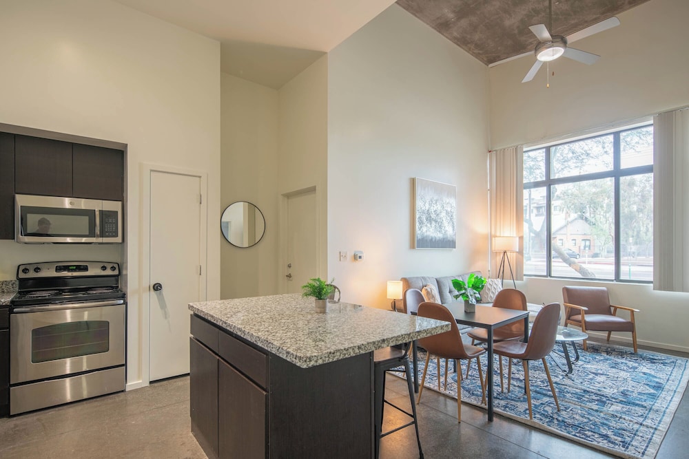 ROVE LIVING/KL - Roosevelt Point