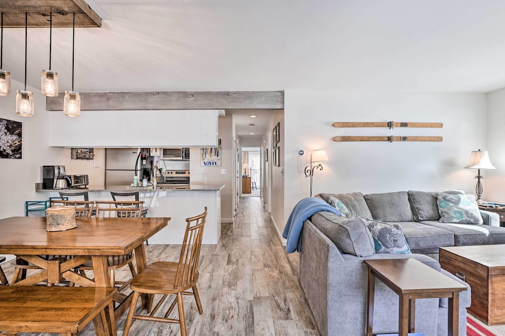 Cozy East Vail Condo ~ 6 Mi to Vail Village!