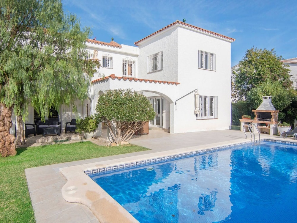 Beach In Cambrils Villa With Private Pool