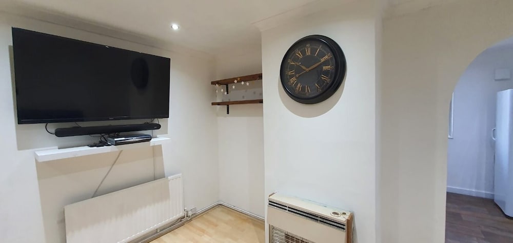Room in Guest Room - Cozy Single Room in Leicester view 3