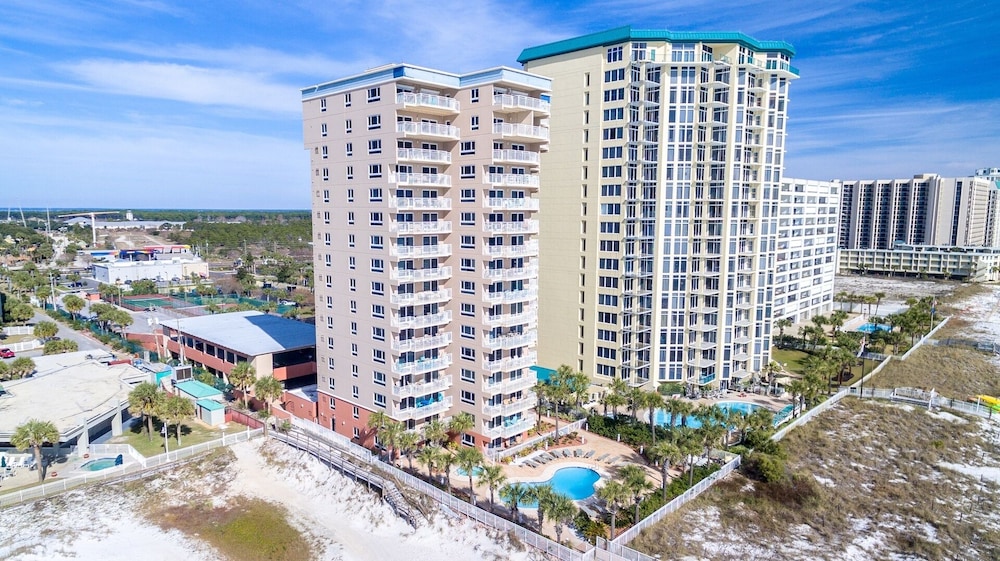 Destin Towers 21 2 Bedroom Condo by RedAwning