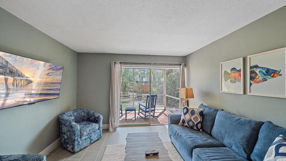 Beach Haven 2 Bedroom Condo