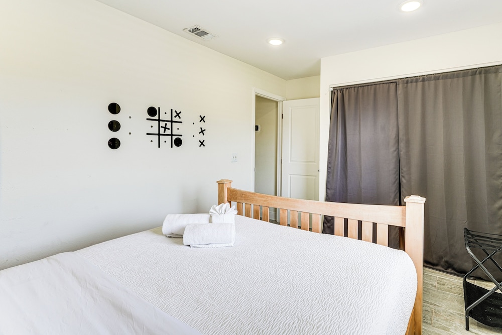 Near Airport & Sports Venues: Tampa Sanctuary!