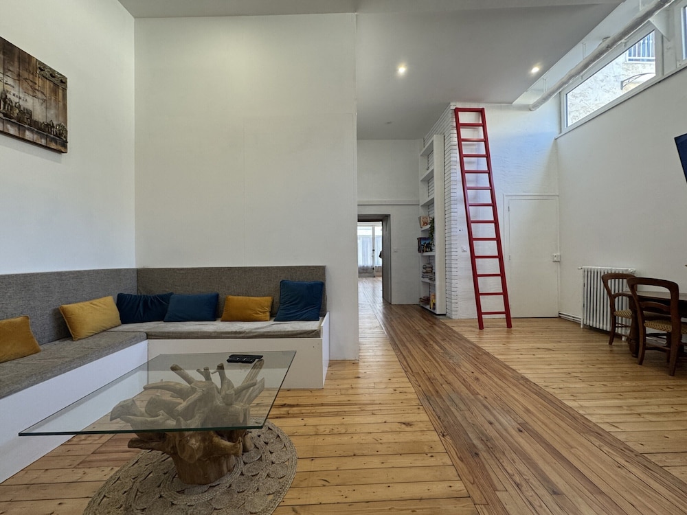 Loft in Le Mans Near Historic Old Town