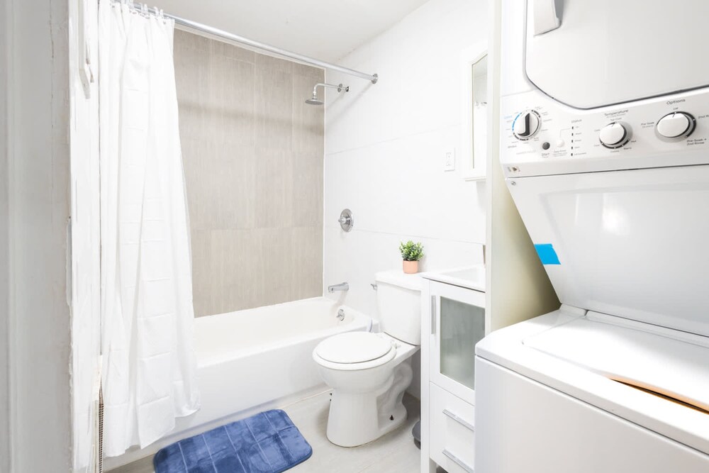 26-1c Gramercy Large 1BR WD
