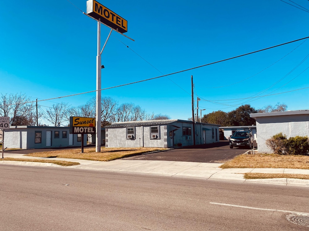 Sunset Motel