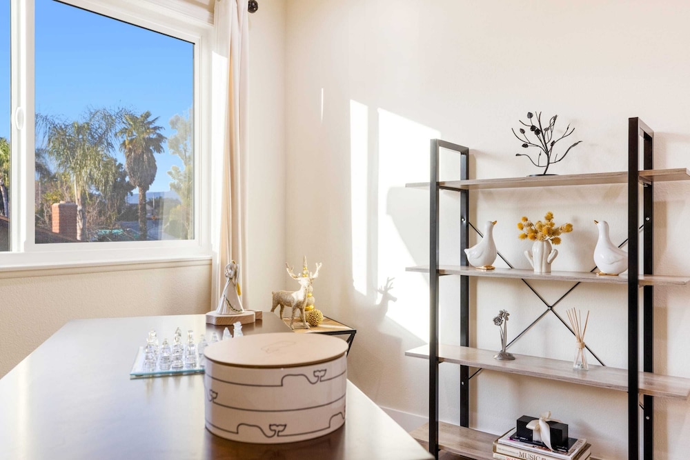 @ Marbella Lane - Cozy Gem Near Nature Trails