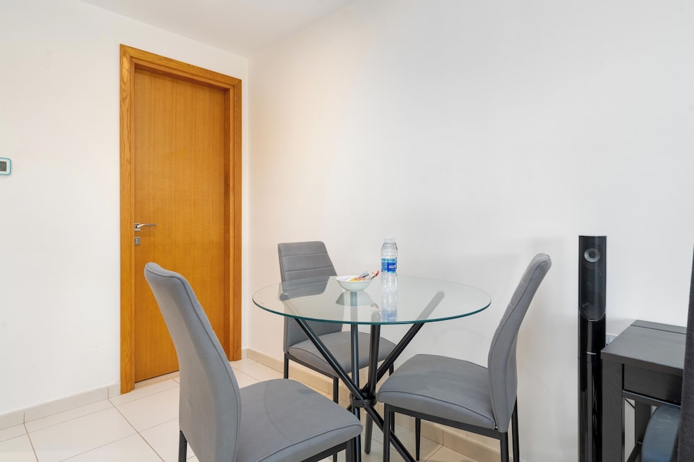 Spacious Studio in Bay Square by Bespoke