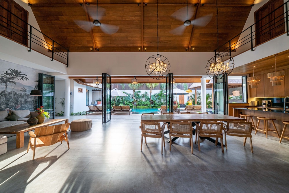 Villa Nusantara 5 by Alfred in Bali - Promo Luxury 4BD Pool Villa Pererenan Beach Caggu