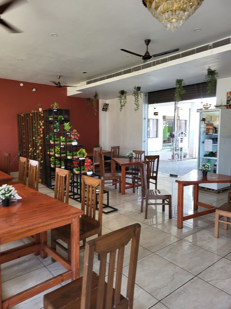 Hotel MG Kitchen and Banquet