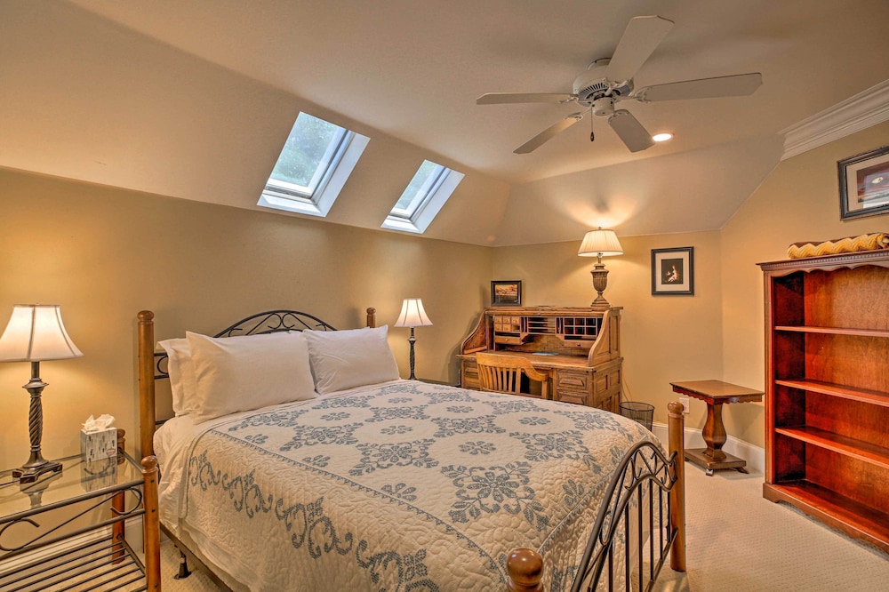 Secluded Acworth Mansion w/ Pool + Game Room!