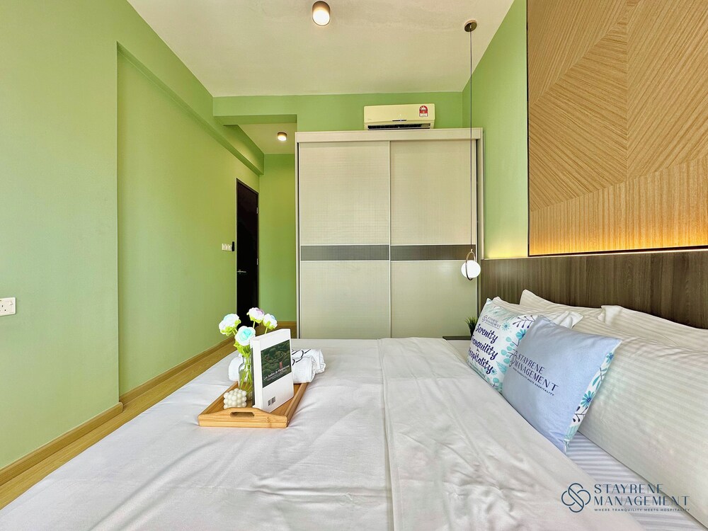 Country Garden Danga Bay Sea View Homestay by Stayrene