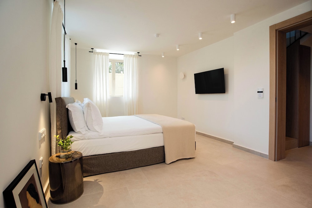 Kukutseli Country Living by White Dream