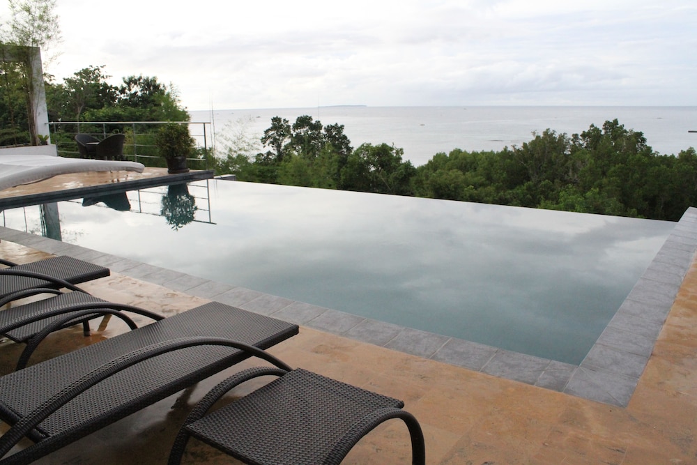 Ocean Suites Boutique Hotel