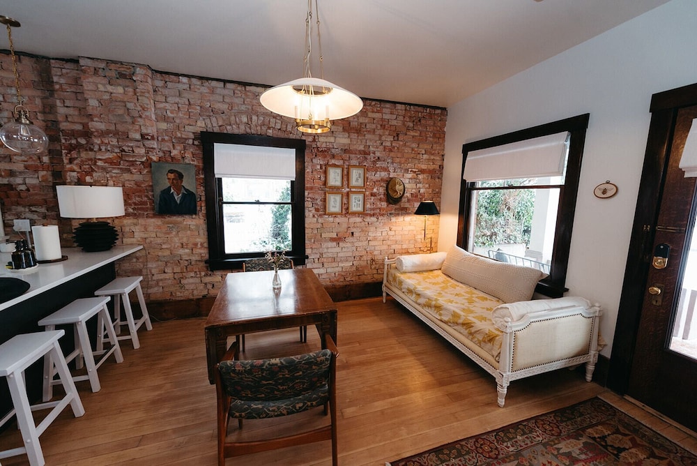 Ellerbeck Mansion Bed & Breakfast