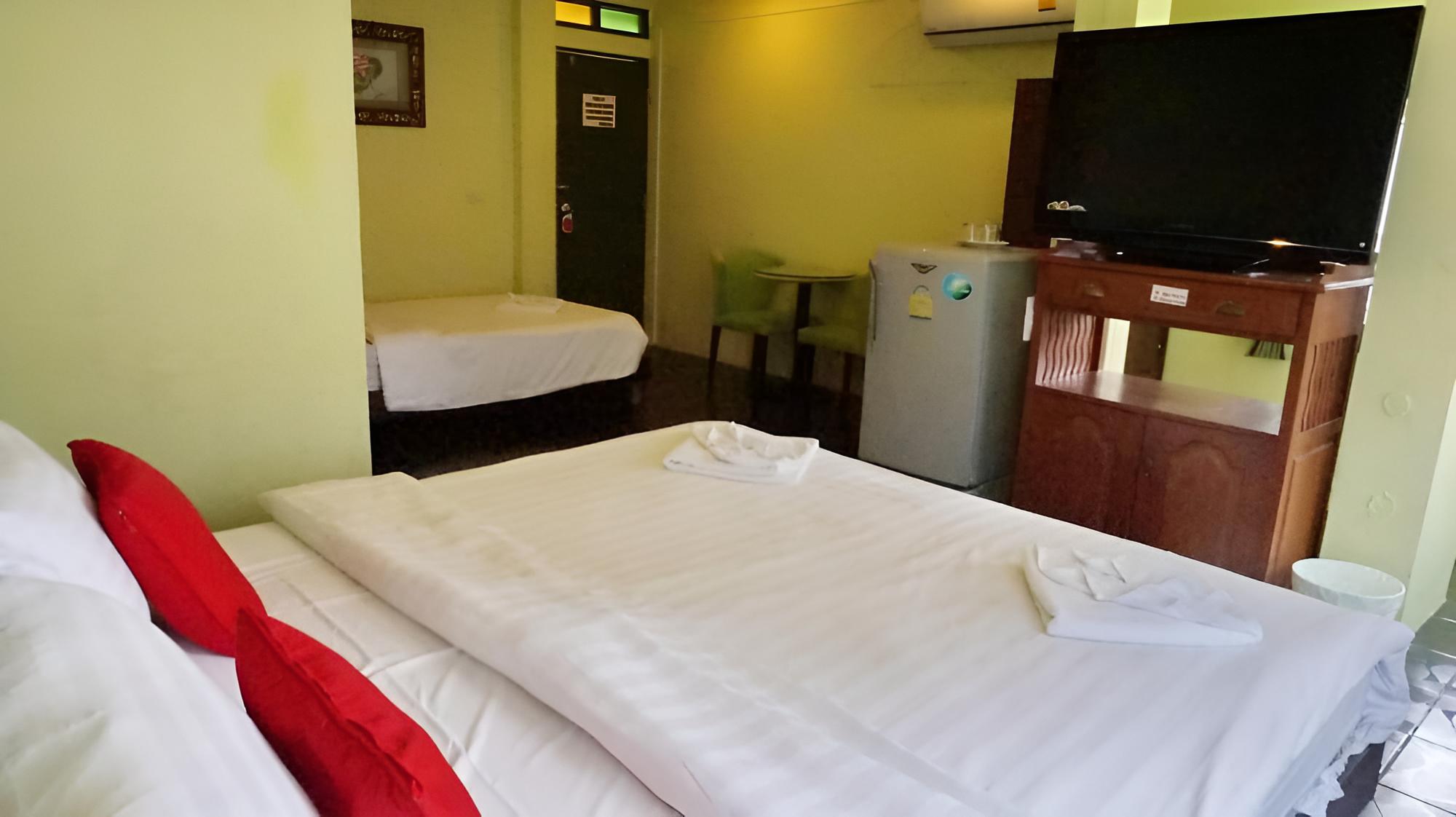 Baan Kluaymai Guesthouse
