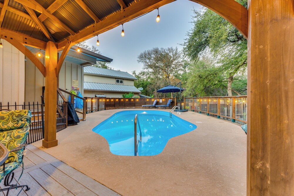 Jack's Cottage: Backyard Oasis in New Braunfels!