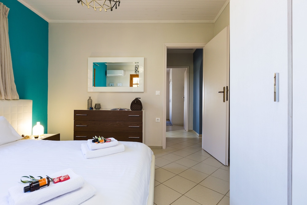 Villas Lefkothea