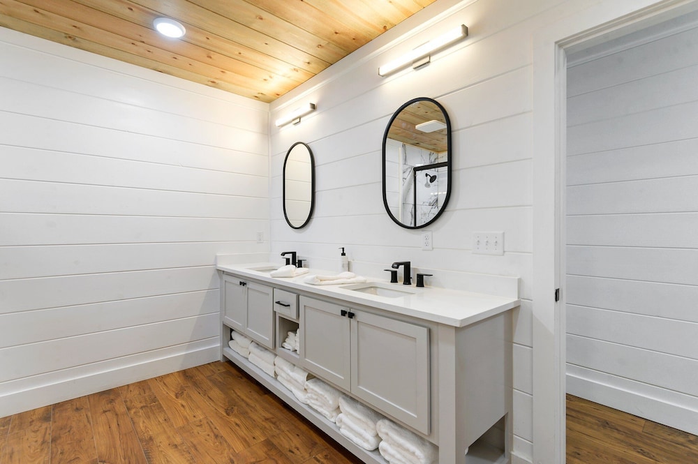Luxury Retreat in Broken Bow