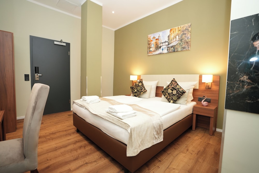 Frankfurt Vacations - Hotel Attache - Property Image 126