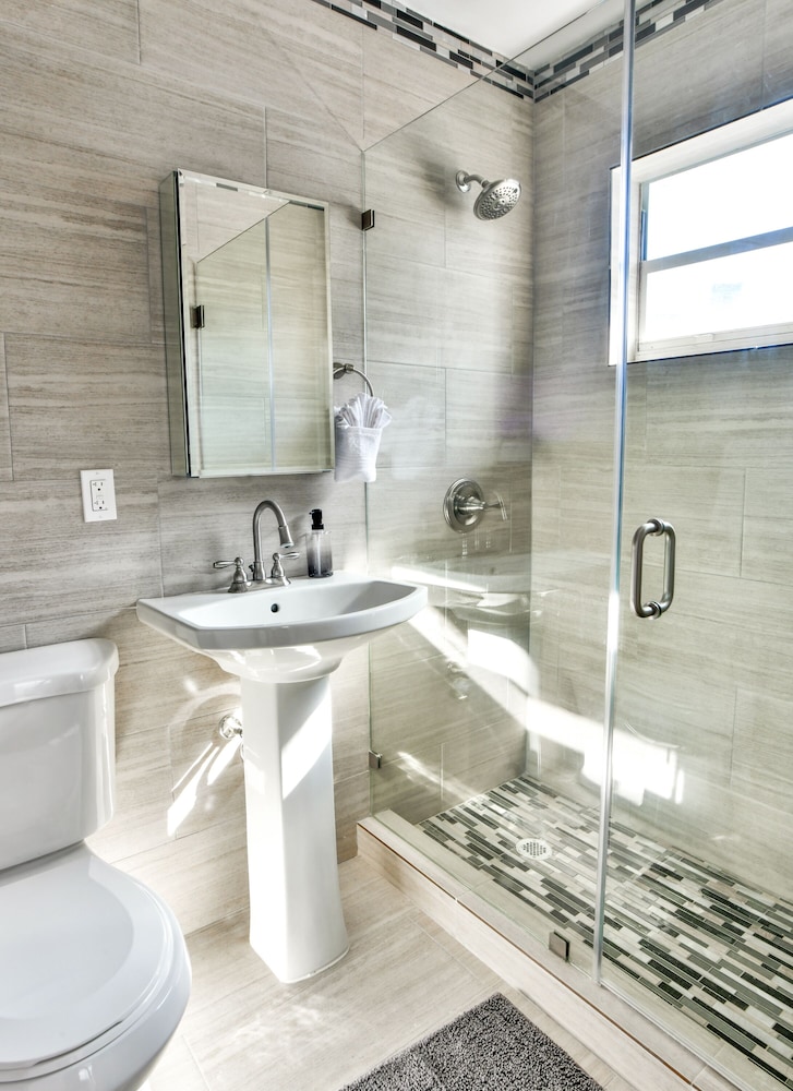 Broadway Suites Downtown by RocketStay