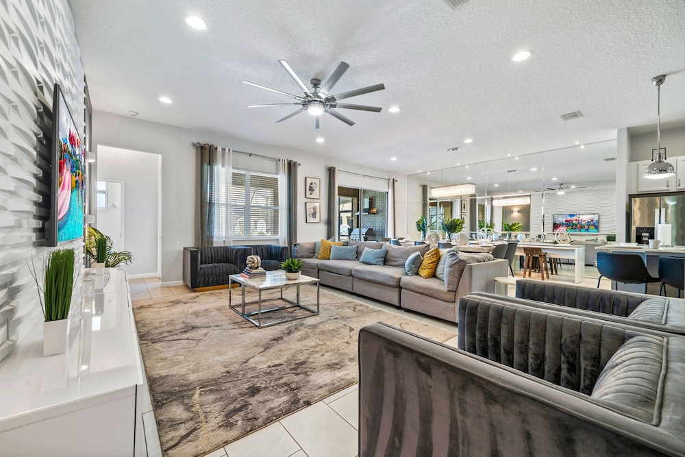 8005 Oak Shadow Ct