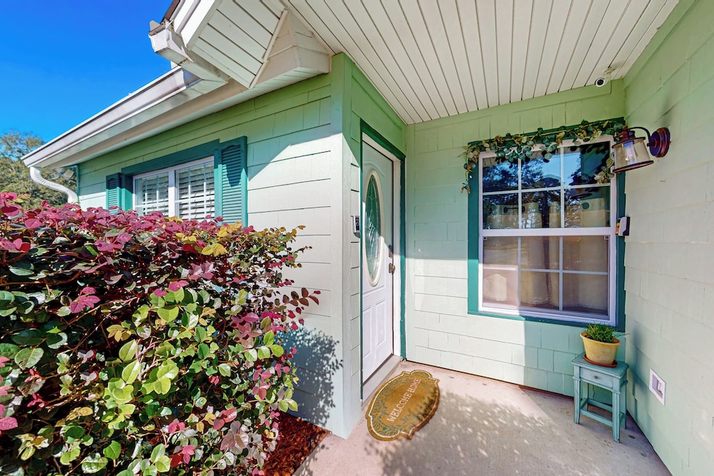 Dog-friendly Family Home w/ Patio & Fire Pit!