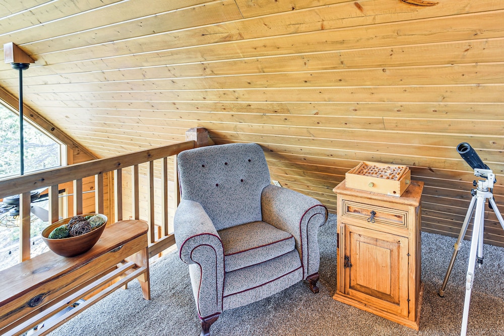 Hot Tub & Peak Views: Cripple Creek Cabin