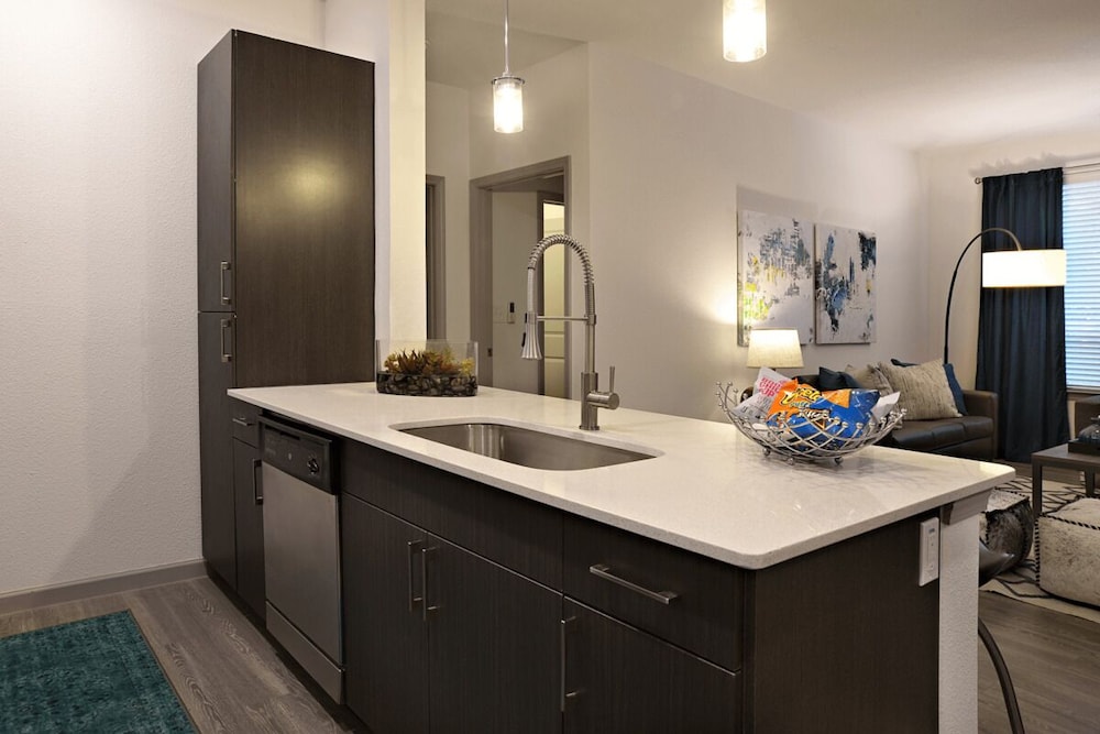Landing Apartments Downtown Arlington