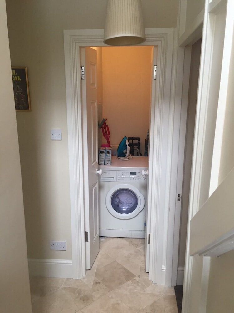 Lovely 2 Bedroom on the Corner of Portobello Road