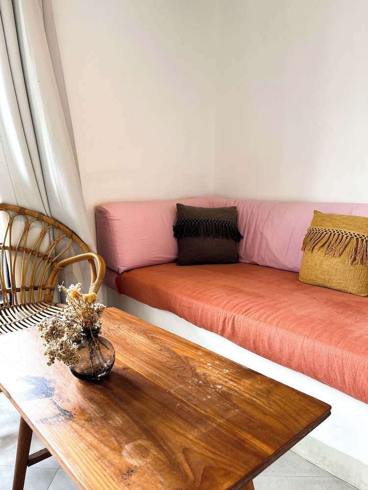 Lovely 2BR Villa Close to The Beach