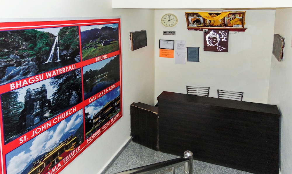 Lobby & Reception
