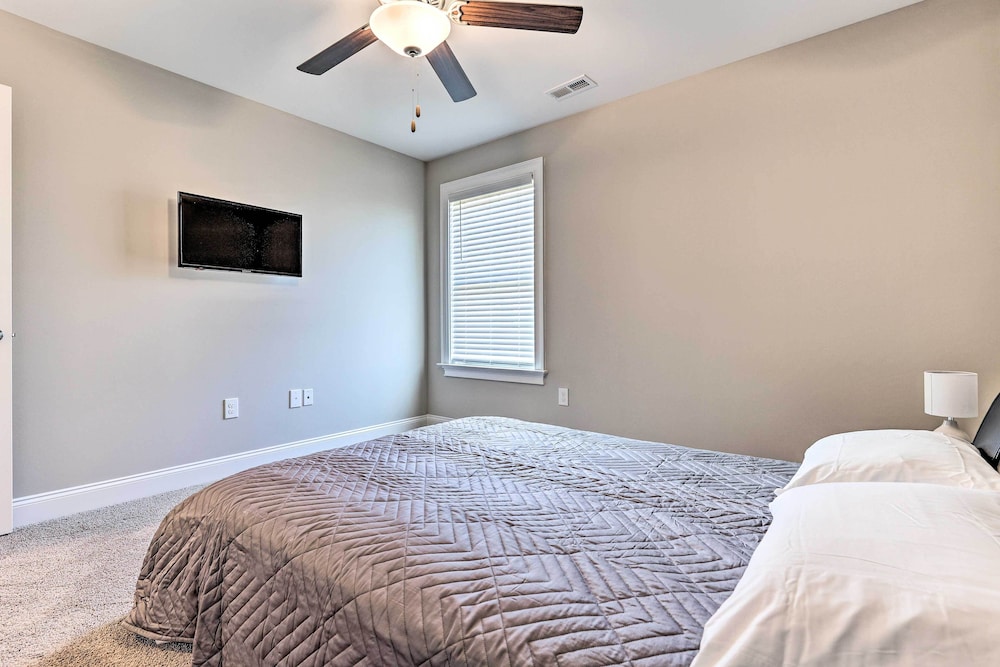 Quiet Family Home 15 Mi to Dtwn Huntsville! - Property Image 33
