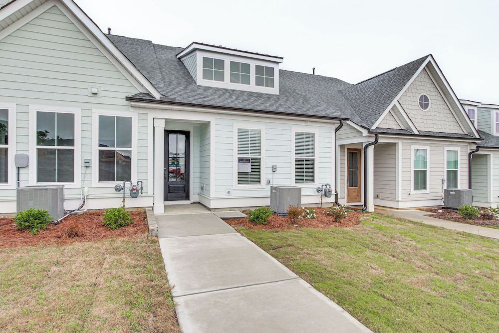Dock Access: Pet-friendly Lake Greenwood Gem!