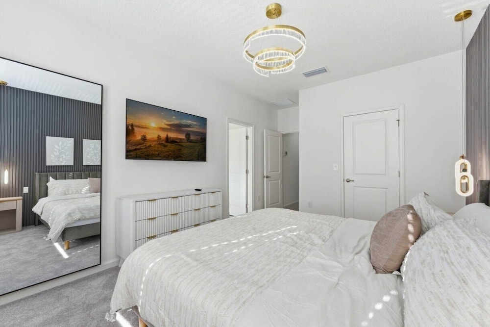 Paradiso Grande 5BR Home w Pool, Mario Game Room