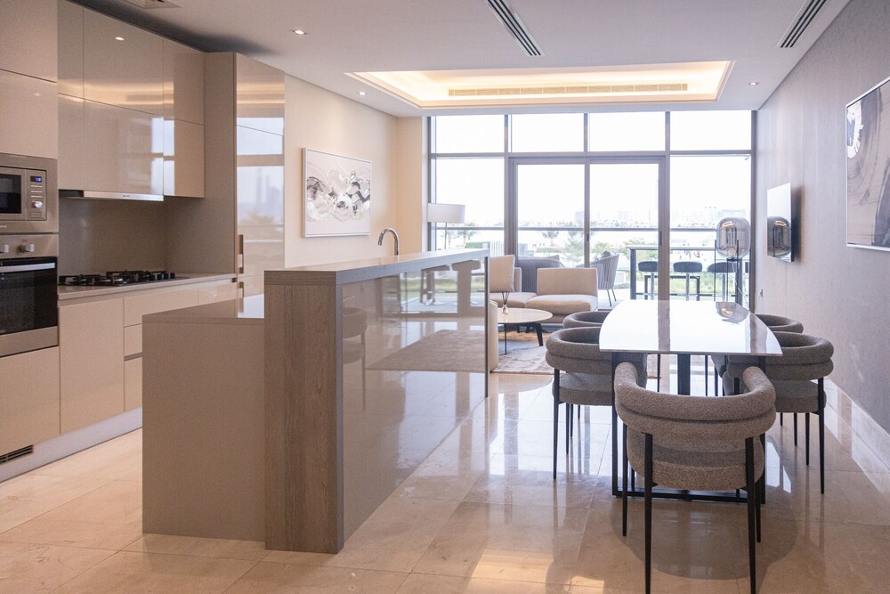 Palm Perfection 3BR with Private Beach